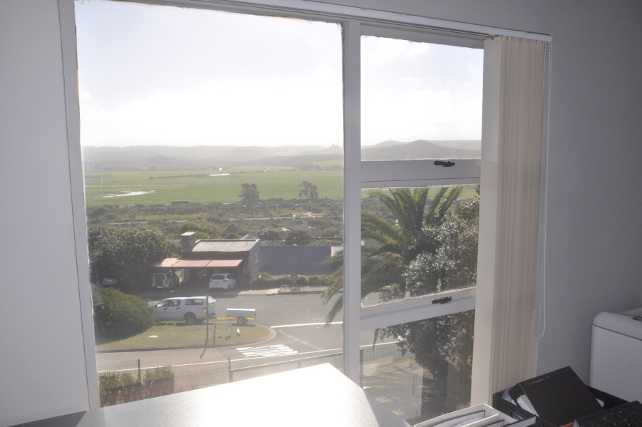5 Bedroom Property for Sale in Fraaiuitsig Western Cape